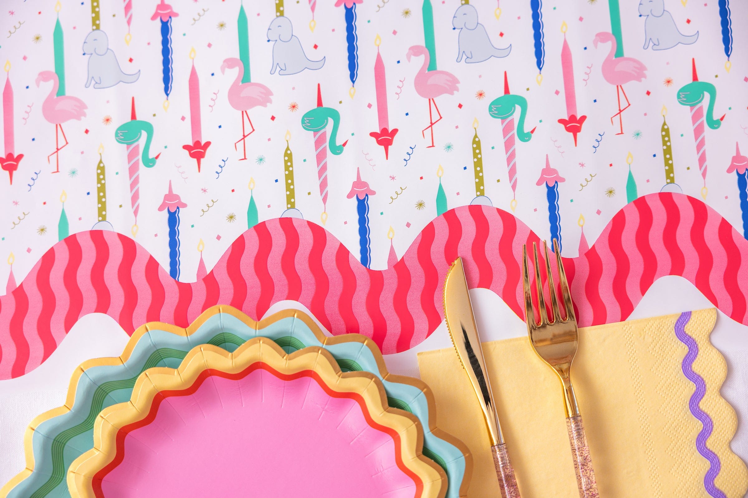 Party Parade Paper Table Runner (25 ft, cut to fit)