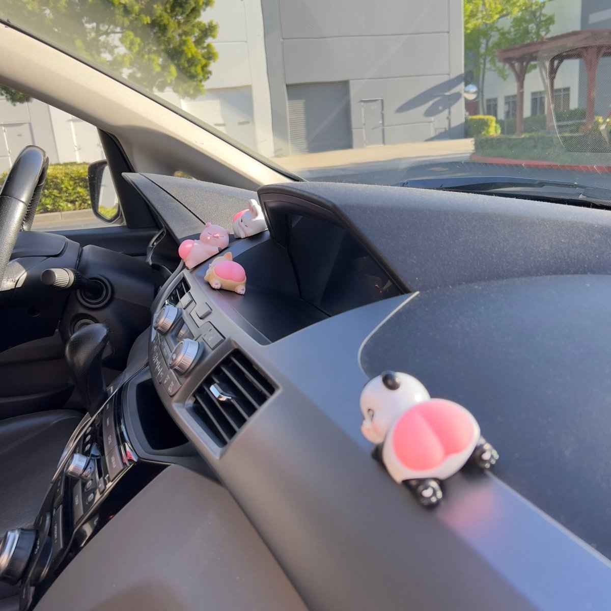 Bouncy Butt Car Ornament – Cute Animal Dashboard Silicone Decor
